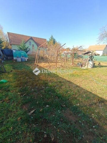 Eladó családi ház, Veresegyházon 66.9 M Ft, 2 szobás