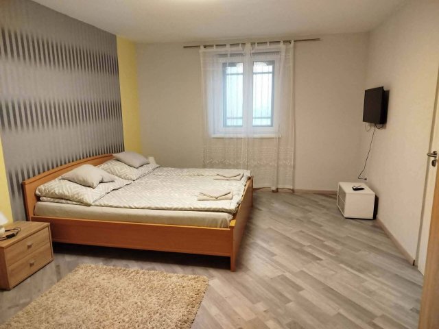 Kiadó téglalakás, albérlet, Szegeden 220 E Ft / hó, 2 szobás