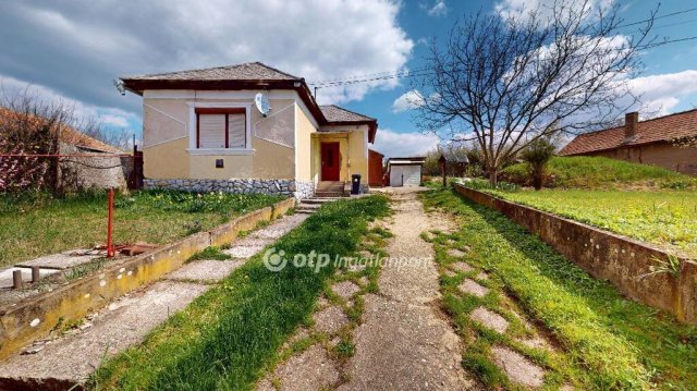 Eladó családi ház, Emődön 13.89 M Ft, 2 szobás