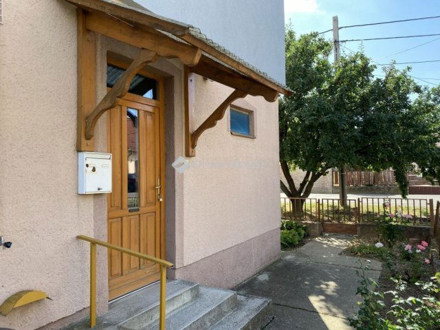 Eladó téglalakás, Villányban 34.5 M Ft, 3 szobás