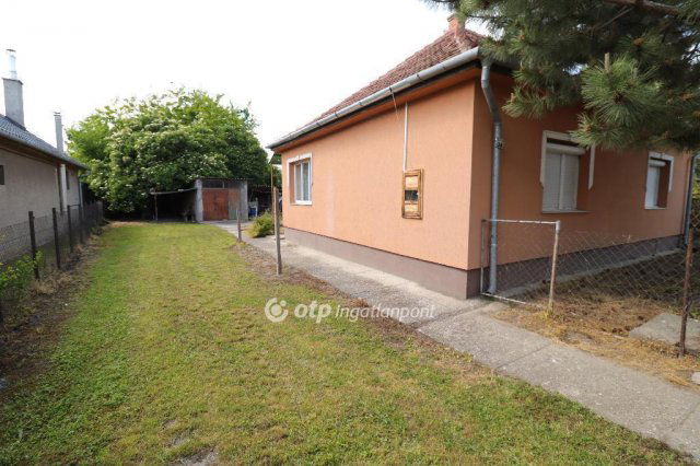 Eladó családi ház, Makádon 32 M Ft, 3 szobás