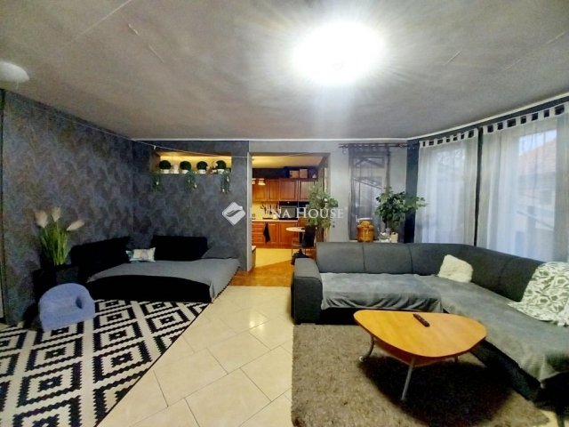 Eladó családi ház, Fóton 189.9 M Ft, 11 szobás