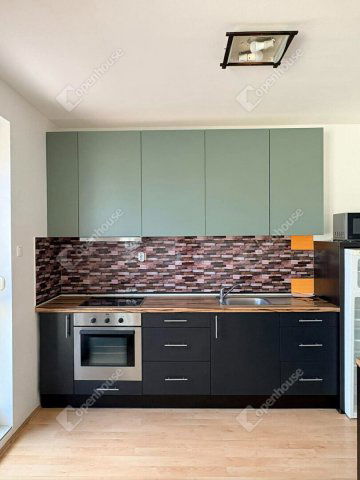 Eladó téglalakás, Győrött 69.5 M Ft, 3 szobás