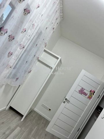 Eladó családi ház, Esztergomban 85 M Ft, 4 szobás