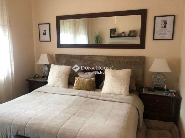 Eladó családi ház, Sóskúton 174.9 M Ft, 5 szobás