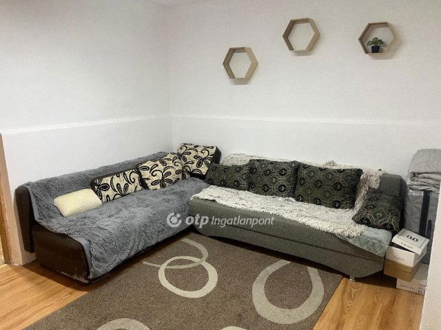 Eladó családi ház, Szentesen 26.9 M Ft, 3 szobás