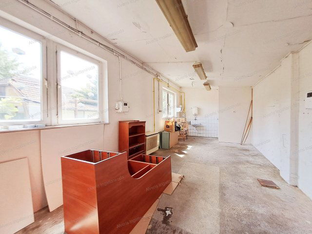 Eladó ipari ingatlan, Nyíregyházán 17 M Ft