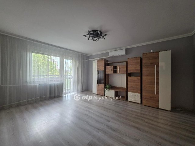 Eladó panellakás, Budapesten, X. kerületben 75.9 M Ft, 1+2 szobás
