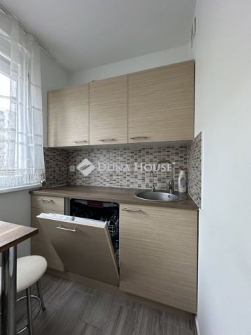 Eladó panellakás, Budapesten, III. kerületben 70.9 M Ft, 2 szobás