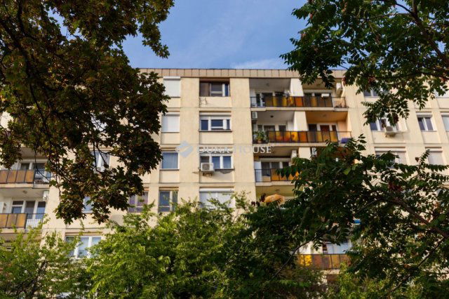Eladó téglalakás, Budapesten, XI. kerületben, Baranyai téren