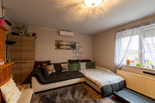 Eladó családi ház, Móron 98.5 M Ft, 6 szobás