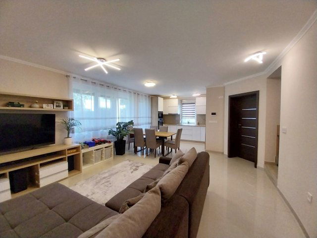 Eladó ikerház, Nyíregyházán 119.99 M Ft, 4 szobás