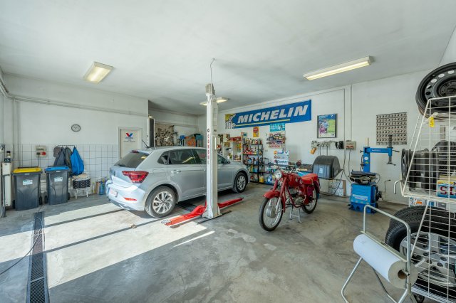 Eladó ipari ingatlan, Érden 199.99 M Ft, 9 szobás