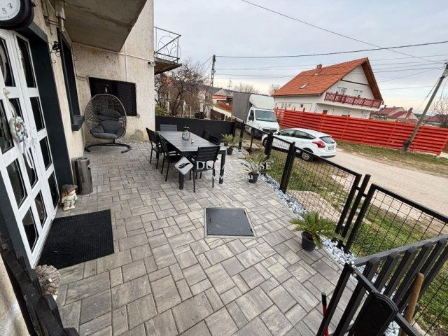 Eladó ikerház, Csóron 79.9 M Ft, 5 szobás / költözzbe.hu