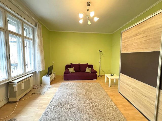 Kiadó téglalakás, albérlet, XIV. kerületben, Cházár András utcában