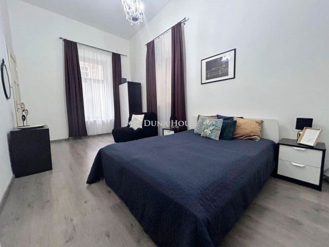 Eladó téglalakás, Budapesten, V. kerületben 84 M Ft, 2 szobás