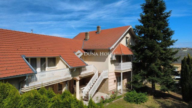 Eladó családi ház, Hévízen 119.9 M Ft, 1 szobás