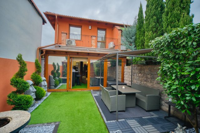 Eladó ikerház, Budapesten, XX. kerületben 119.9 M Ft, 5 szobás