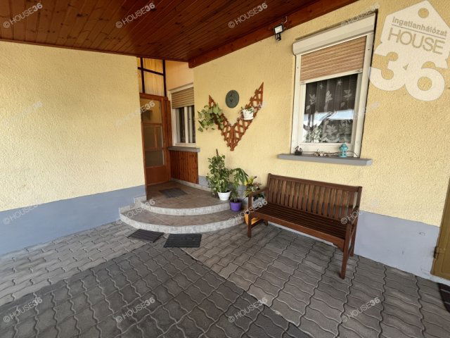 Eladó családi ház, Miskén 24.5 M Ft, 4 szobás