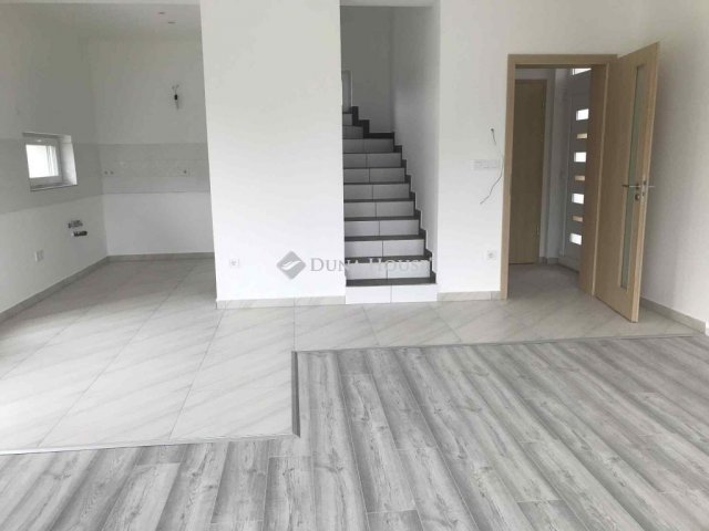 Eladó ikerház, Herceghalomon 99 M Ft, 4 szobás