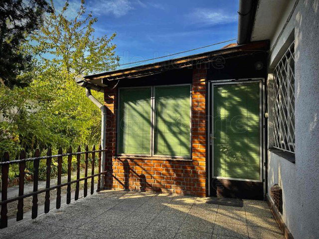 Eladó családi ház, Siófokon 89.9 M Ft, 7 szobás