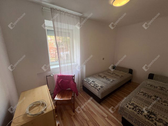 Eladó téglalakás, Sopronban 39 M Ft, 2 szobás