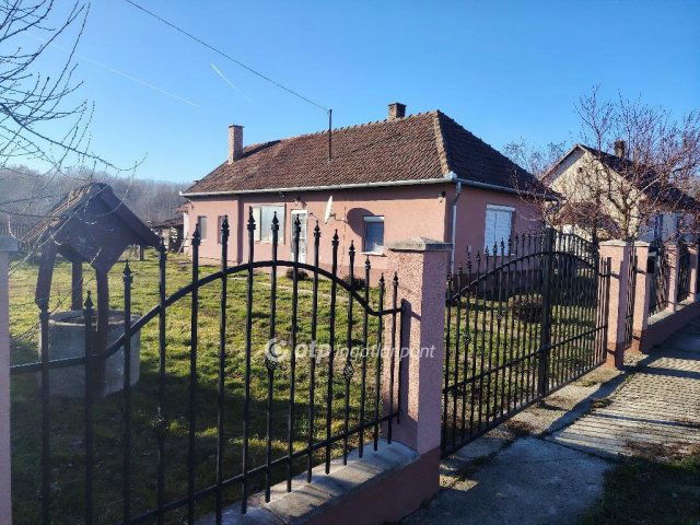 Eladó családi ház, Kölcsén 12.25 M Ft, 1+2 szobás