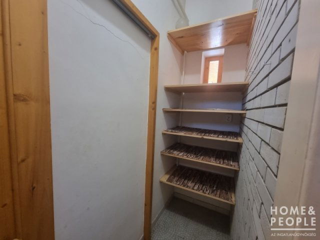 Eladó családi ház, Makón 120 M Ft, 5 szobás