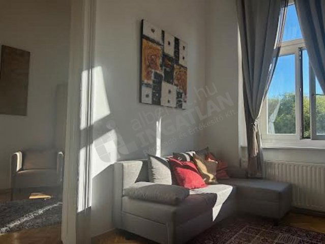 Kiadó téglalakás, albérlet, VI. kerületben, Hunyadi téren
