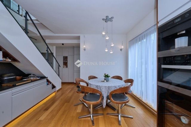 Eladó téglalakás, Budapesten, XII. kerületben 390 M Ft, 4 szobás