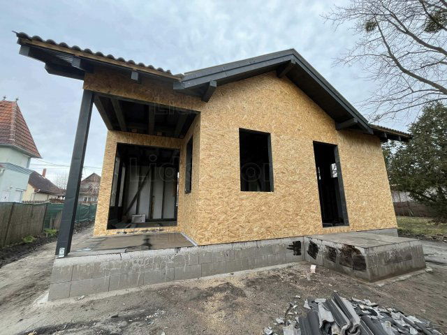 Eladó családi ház, Balatonfenyvesen 54.99 M Ft, 2 szobás