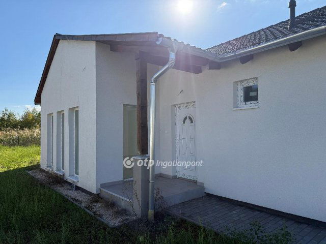 Eladó családi ház, Ráckevén 85.9 M Ft, 3 szobás
