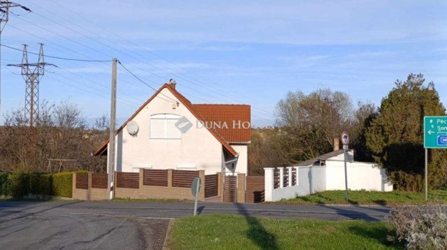 Eladó családi ház, Mohácson 43 M Ft, 4 szobás