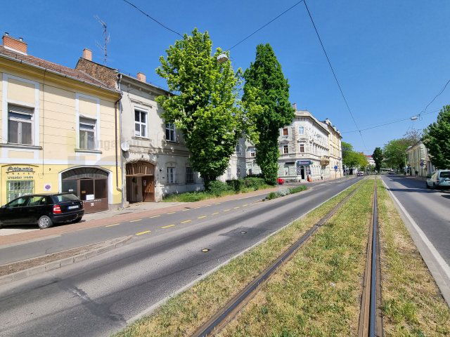 Eladó téglalakás, Szegeden 61.9 M Ft, 2+1 szobás