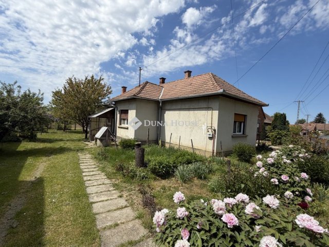 Eladó családi ház, Tormaföldén 22 M Ft, 2 szobás