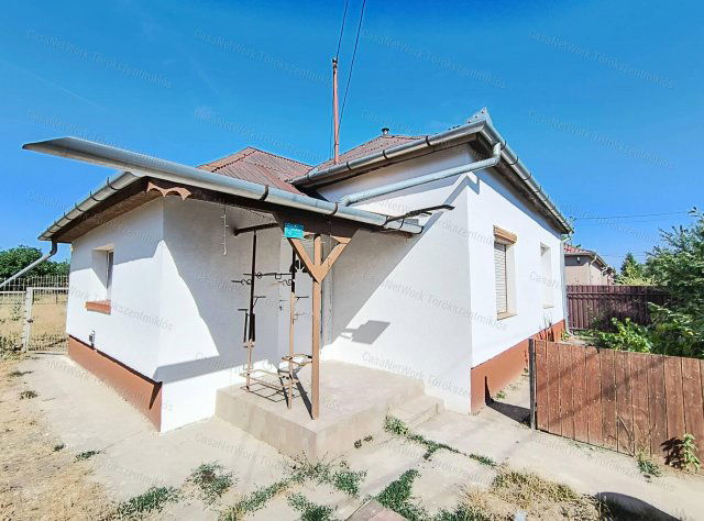 Eladó családi ház, Törökszentmiklóson 18.5 M Ft, 2 szobás