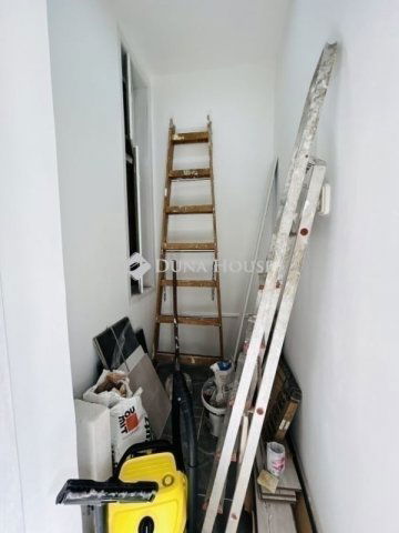 Eladó téglalakás, Budapesten, VII. kerületben 81.9 M Ft