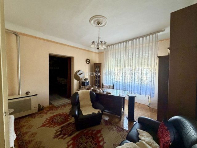 Eladó családi ház, Jászapátiban 18 M Ft, 5 szobás