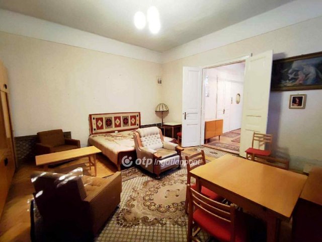 Eladó családi ház, Csornán 34.99 M Ft, 2 szobás
