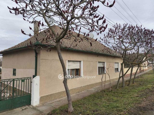 Eladó családi ház, Villányban 27 M Ft, 7 szobás