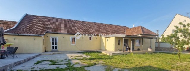Eladó családi ház, Aszódon 100 M Ft, 6 szobás