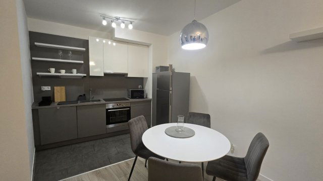 Kiadó téglalakás, albérlet, VIII. kerületben, Corvin sétányon