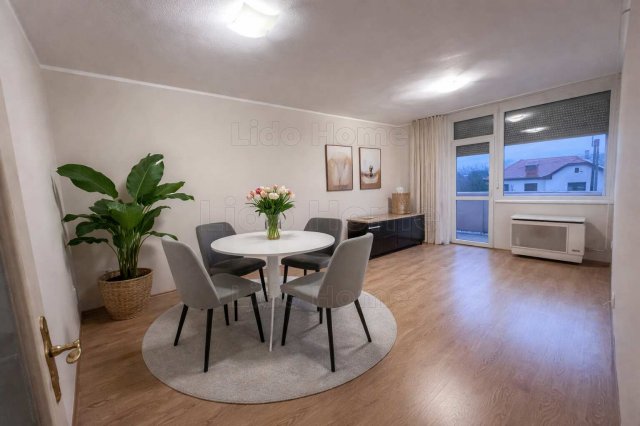 Eladó panellakás, Móron 45 M Ft, 2 szobás / költözzbe.hu