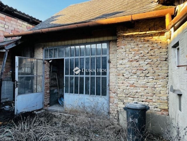 Eladó családi ház, Gombán 19.9 M Ft, 2 szobás