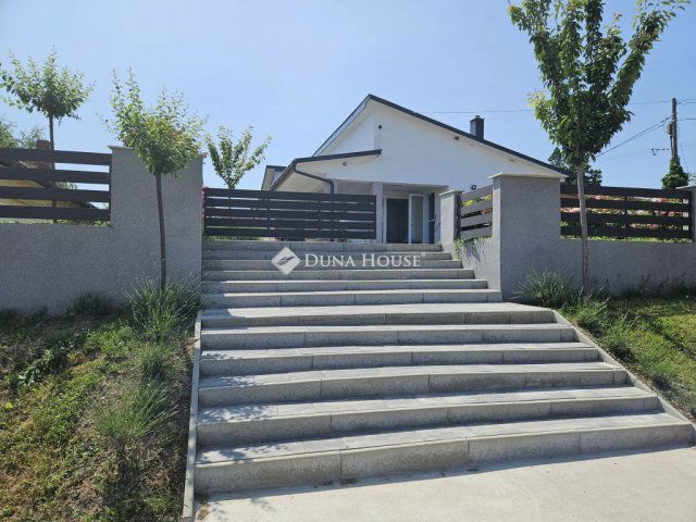 Eladó családi ház, Enyingen 105 M Ft, 5 szobás