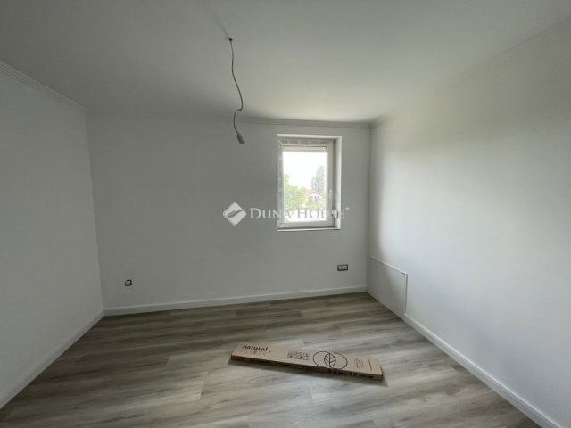 Eladó ikerház, Vecsésen 149.9 M Ft, 5 szobás