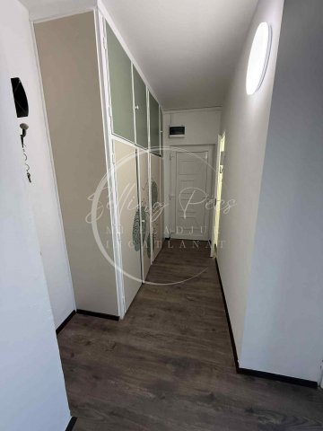 Eladó panellakás, Pécsett 64.9 M Ft, 2 szobás