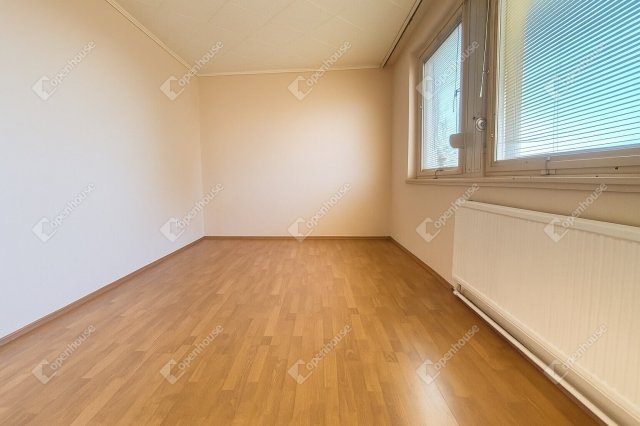 Eladó panellakás, Debrecenben 54 M Ft, 3 szobás