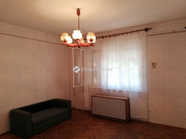 Eladó téglalakás, Tiszavasváriban, Kossuth Lajos utcában 18 M Ft