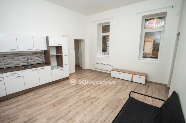 Eladó téglalakás, Budapesten, VI. kerületben 101 M Ft, 2 szobás